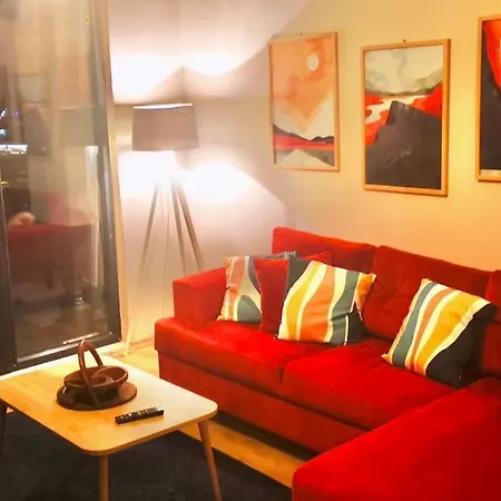 Spacious Flat Offers Jacuzzi Joy * Nilüfer
