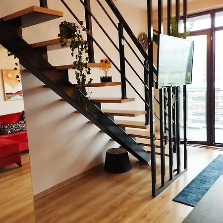 Spacious Flat Offers Jacuzzi Joy * Nilüfer