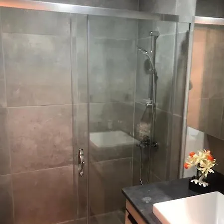 Spacious Flat Offers Jacuzzi Joy Apartman
