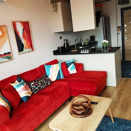 Spacious Flat Offers Jacuzzi Joy